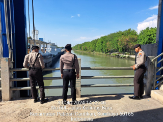 Patroli Dialogis Sat Samapta Polres Pelabuhan Tanjung Perak Bersama Petugas Rumah Pompa Kalimas Ciptakan Kamtibmas Aman