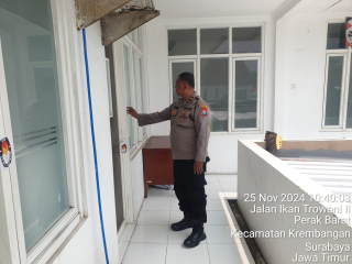 Polsek Krembangan Lakukan Pengontrolan dan Pengecekan Kotak Suara di PPK Kecamatan Krembangan