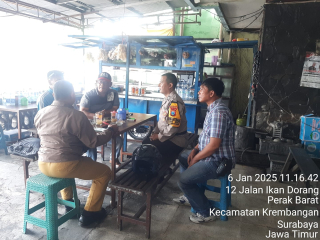 Polsek Krembangan Pantau Arus Lalu Lintas di Jalan Kalianak