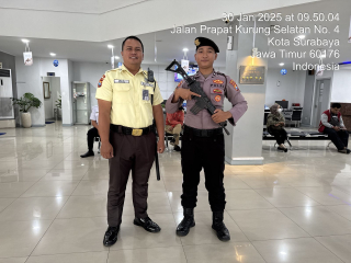 Satuan Samapta Polres Pelabuhan Tanjung Perak Laksanakan Pengamanan di Objek Vital Bank BRI