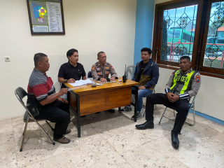 Personil Polsek Semampir Bersama Reskoba Polres Pelabuhan Tanjung Perak Laksanakan Patroli Harkamtibmas