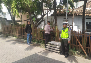 Personil Polsek Semampir Laksanakan Patroli Harkamtibmas dan Pengecekan Program Budidaya Ikan Lele di Kampung Tangguh