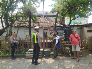 Polsek Semampir Laksanakan Patroli Harkamtibmas dan Pemantauan Ketahanan Pangan di Kampung Tangguh Sidotopo