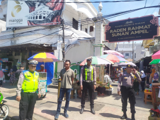 Polsek Semampir Gelar Patroli Harkamtibmas di Pintu Masuk Wisata Religi Ampel, Antisipasi 3C dan Kejadian Menonjol