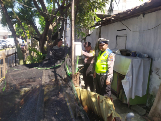 Polsek Semampir Laksanakan Patroli Harkamtibmas di Kampung Tangguh Sidotopo, Pantau Ketahanan Pangan Budidaya Lele