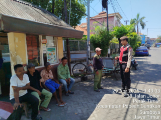 Patroli Perintis Presisi Satsamapta Polres Pelabuhan Tanjung Perak Giatkan Patroli Kota Presisi di Titik Rawan Kamtibmas