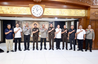 Kapolda Jatim Terima Kunjungan Kajati Perkuat Sinergitas Antar Lembaga Penegak Hukum