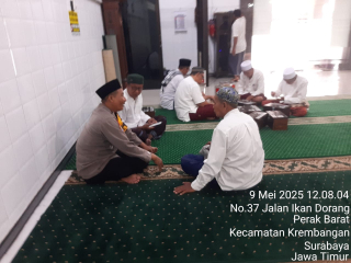 Sambang Dialogis, Polsek Krembangan Sampaikan Pesan Kamtibmas di Masjid Miftahul Khoir