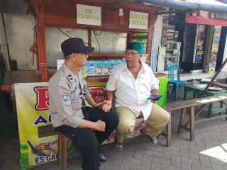 Bhabinkamtibmas Nyamplungan Berikan Himbauan Warga Terkait Pergaulan Remaja dan Ketahanan Pangan