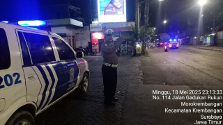 Antisipasi 3C dan Kerawanan Malam Hari, Polsek Krembangan Gelar Patroli Blue Light di SPBU Depan Hotel Antariksa
