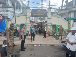 Polsek Semampir Laksanakan Patroli Harkamtibmas di Pintu Masuk Ampel, Antisipasi 3C dan Kejadian Menonjol
