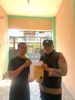 Polres Pelabuhan Tanjung Perak Sosialisasikan Program SPKT Door to Door kepada Warga Sidotopo Wetan