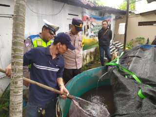 Polsek Semampir Laksanakan Patroli Harkamtibmas dan Pantau Ketahanan Pangan di Kampung Tangguh