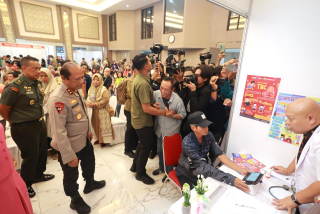 Polda Jatim Gelar Baktikes Hari Bhayangkara ke-79, Beri Layanan Kesehatan Gratis Belasan Ribu Warga Jawa Timur