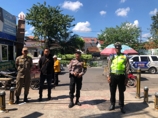 Patroli Harkamtibmas, Polsek Semampir Antisipasi 3C di Kawasan Wisata Religi Sunan Ampel