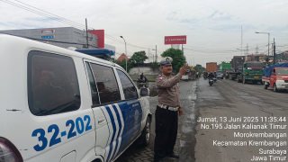 Polsek Krembangan Laksanakan Patroli Pemantauan Arus Lalu Lintas di Jalan Kalianak Timur