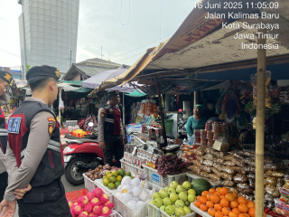 Unit Patroli Kota Presisi Laksanakan Hunting System di Pasar Ujung Kalimas