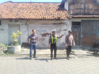 Antisipasi Gangguan Kamtibmas, Polsek Semampir Laksanakan Patroli di Jalan Pertukangan