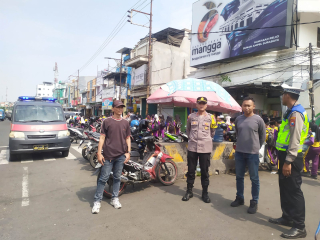 Patroli Harkamtibmas Polsek Semampir Antisipasi 3C di Kawasan Religi Ampel