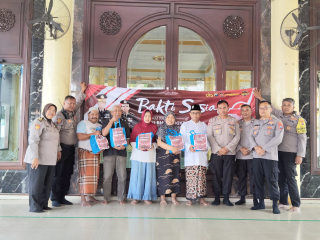 Bakti Sosial Polsek Krembangan dalam Rangka HUT Bhayangkara ke-79, Wujud Kepedulian terhadap Masyarakat
