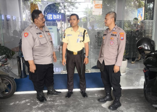 Polsek Krembangan Laksanakan Patroli Cek Debit Air dan Sambang di Kantor Bank BRI Demak