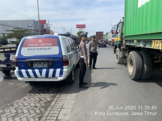 Patroli Antisipasi Kemacetan dan Laka Lantas oleh Polsek Krembangan di SPBU Kalianak