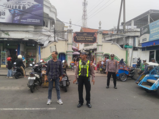 Patroli Harkamtibmas di Kawasan Religi Ampel, Antisipasi 3C dan Parkir Liar