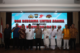 HUT Bhayangkara ke-79, Polres Pelabuhan Tanjung Perak Gelar Doa Bersama Lintas Agama untuk Pererat Persatuan