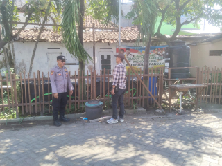 Semampir 1A Laksanakan Patroli Harkamtibmas dan Pemantauan Budidaya Ikan Lele di Kampung Tangguh Sidotopo