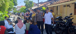 Pendampingan Bhabinkamtibmas Krembangan Utara dalam Kegiatan Pendataan Adminduk oleh Petugas Kelurahan