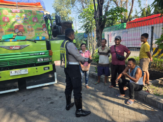 Satlantas Polres Pelabuhan Tanjung Perak Lakukan Sosialisasi Tertib Lalu Lintas kepada Masyarakat