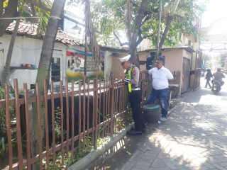 Patroli Harkamtibmas di Kampung Tangguh Sidotopo oleh Polsek Semampir