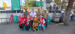 Pendampingan UKK untuk Pedagang Wisata Religi Ampel oleh Bhabinkamtibmas dan Babinsa