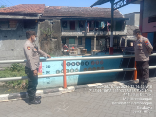 Antisipasi 3C dan Cek Pompa Air, Polsek Krembangan Patroli di Jalan Tanjung Sadari