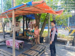 Sat Samapta Polres Pelabuhan Tanjung Perak Laksanakan Patroli Kota Presisi di Jalan Prapat Kurung