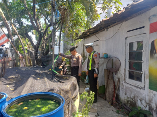 Polsek Semampir Laksanakan Patroli Harkamtibmas di Pos Kamling Kampung Tangguh