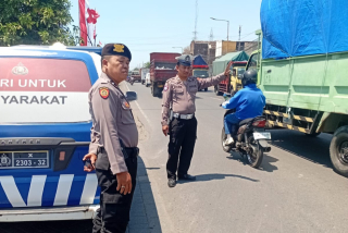 Polsek Krembangan Gelar Patroli Lalu Lintas di Jalan Kalianak
