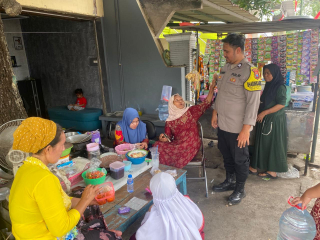 Bhabinkamtibmas Wonokusumo Sambang Warga Sampaikan Imbauan Kamtibmas