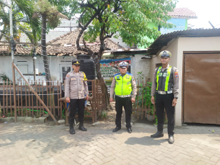 Patroli Harkamtibmas Polsek Semampir di Kampung Tangguh Sidotopo