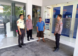 Polsek Krembangan Gelar Patroli dan Sambang di Bank BRI Jalan Demak Surabaya