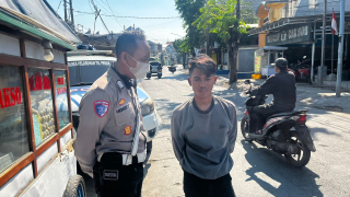 Satlantas Polres Pelabuhan Tanjung Perak Gelar Sosialisasi Tertib Berlalu Lintas kepada Masyarakat
