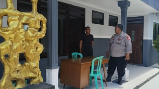 Patroli dan Sambang Polsek Krembangan di Pos Kamling Jalan Ikan Trowani, Tingkatkan Kewaspadaan Lingkungan