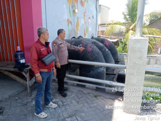 Polsek Krembangan Bersama Piket Intelkam Laksanakan Pengecekan Debit Air di Jalan Tanjung Sadari