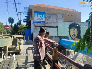 Personil Polsek Krembangan Laksanakan Patroli Antisipasi 3 Cepu dan Pengecekan Pompa Air di Jalan Demak