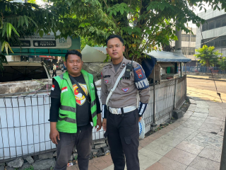 Satlantas Polres Pelabuhan Tanjung Perak Gelar Sosialisasi Tatap Muka untuk Edukasi Tertib Lalu Lintas
