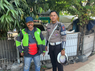 Satlantas Polres Pelabuhan Tanjung Perak Gelar Sosialisasi Tatap Muka untuk Edukasi Tertib Lalu Lintas kepada Masyarakat