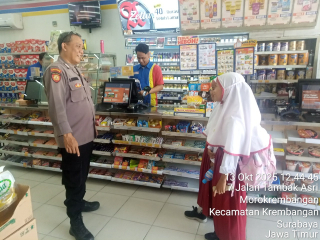 Patroli Harkamtibmas Polsek Krembangan Antisipasi Kerawanan di Sekitar Jalan Kalianak Surabaya