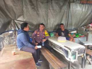 Bhabinkamtibmas Bongkaran Himbau Warga Tingkatkan Kepedulian terhadap Sitkamtibmas