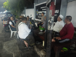 Polsek Kenjeran Laksanakan Patroli Dialogis Bersama Warga Sukolilo Baru Antisipasi Kerawanan 3C