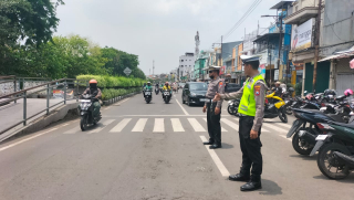 Polsek Semampir Laksanakan Patroli Harkamtibmas di Kawasan Makam Sunan Ampel